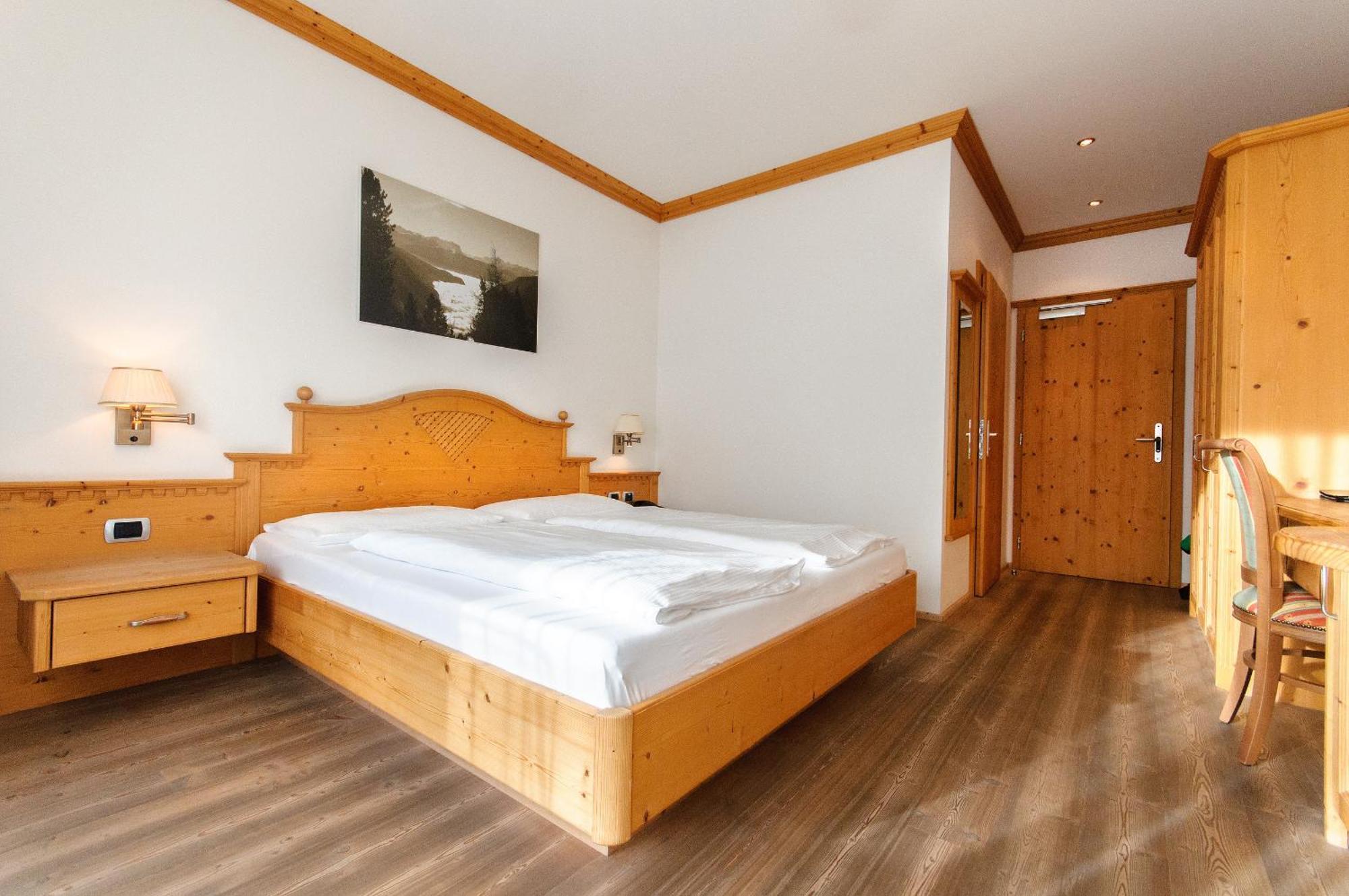 Residence Hotel Alpinum Campo Tures Oda fotoğraf